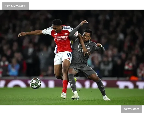 “第二屏幕”体验成为新战场：各俱乐部官方App在欧冠比赛日的功能竞赛